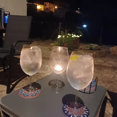 Casa Bajo Castillo Montan